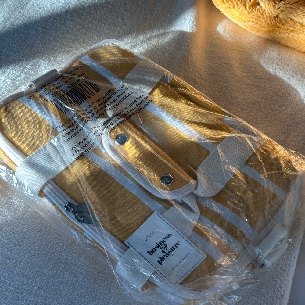 Business & Pleasure the volcano cooler bag